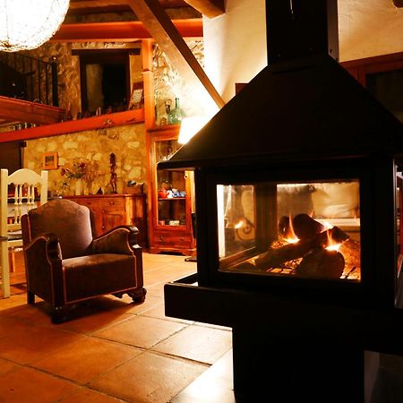 Casa Corazon De Piedra En El Rio Dulce Guest House Aragosa Екстериор снимка