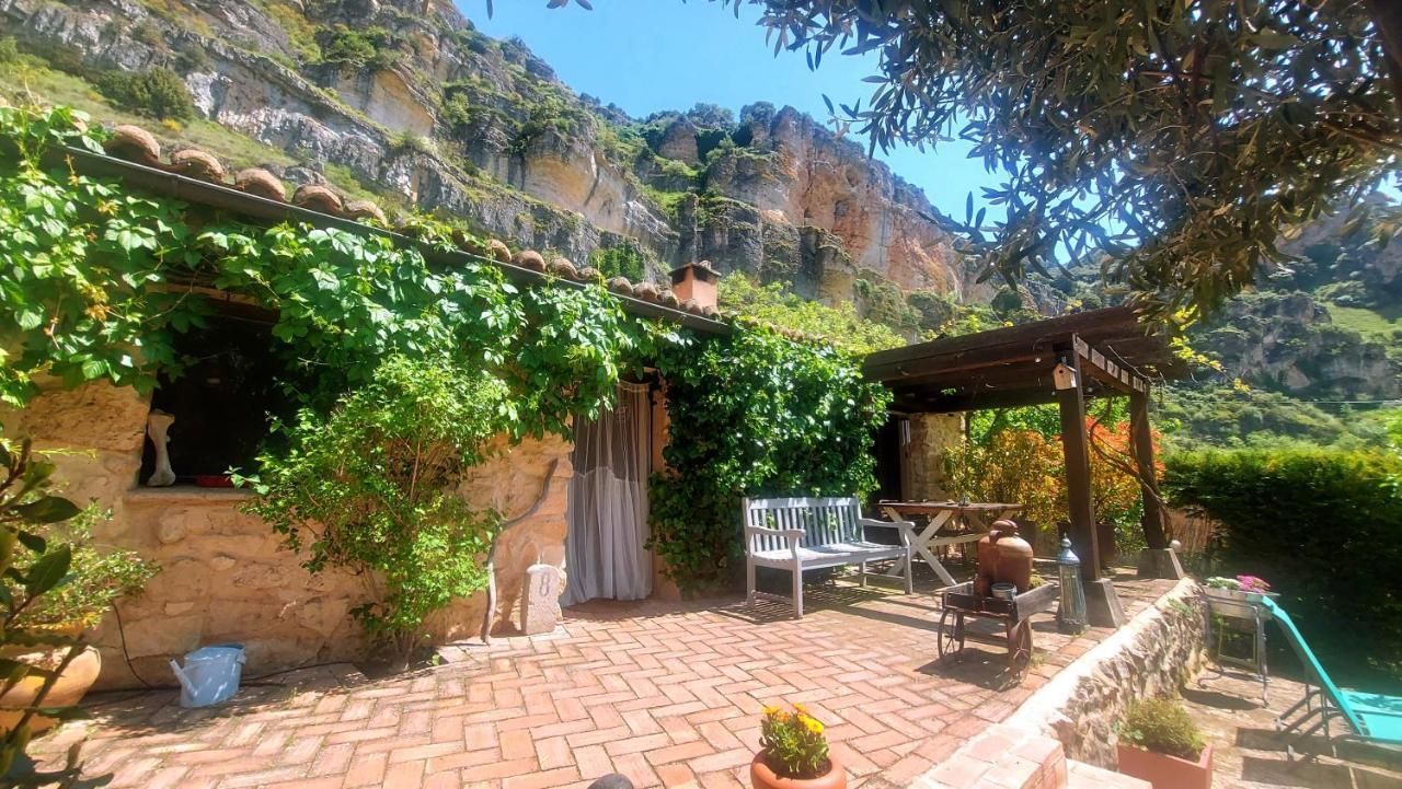 Casa Corazon De Piedra En El Rio Dulce Guest House Aragosa Екстериор снимка